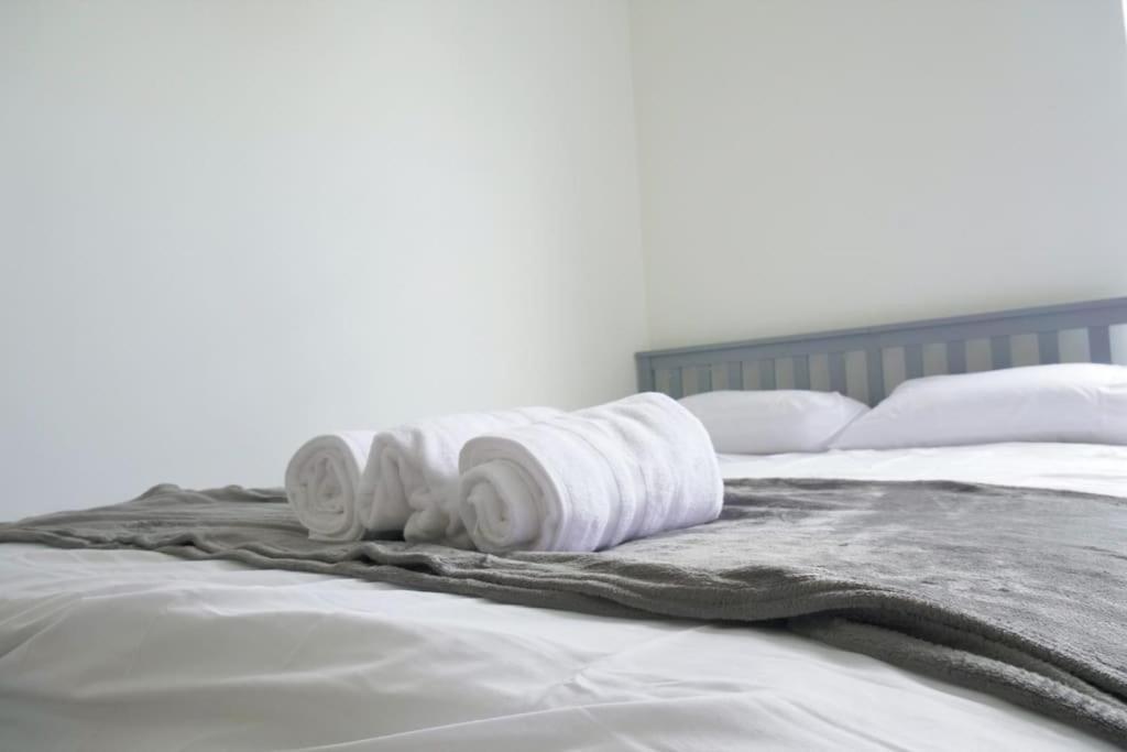Discover Your Cozy Haven A Perfect Studio Getaway レミントンスパー エクステリア 写真