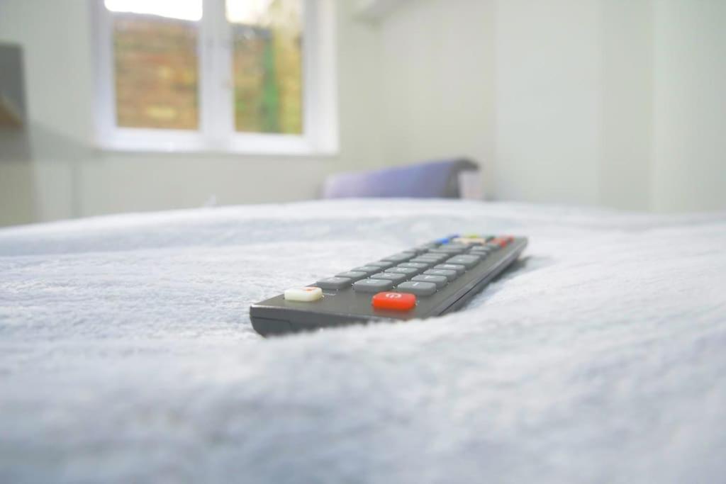 Discover Your Cozy Haven A Perfect Studio Getaway レミントンスパー エクステリア 写真