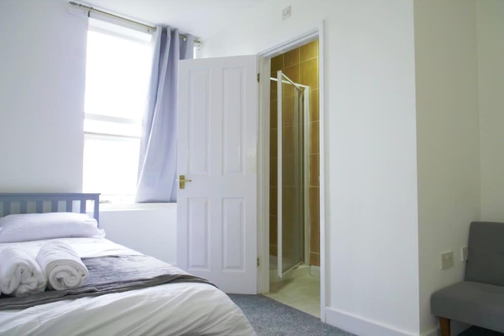 Discover Your Cozy Haven A Perfect Studio Getaway レミントンスパー エクステリア 写真