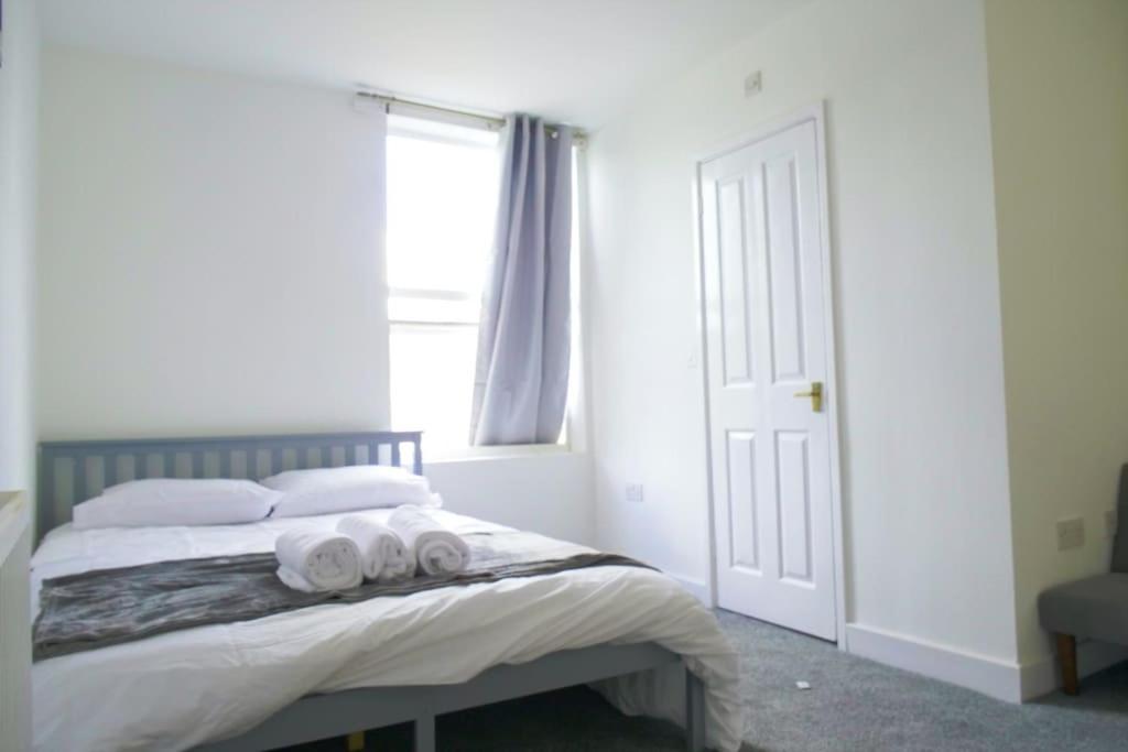 Discover Your Cozy Haven A Perfect Studio Getaway レミントンスパー エクステリア 写真
